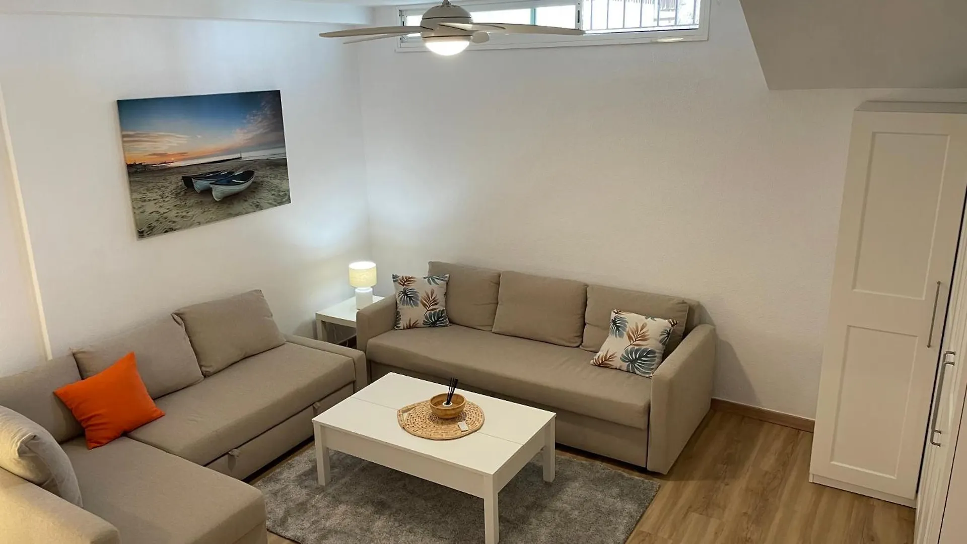 Hochwertiges Haus In Wunderschoener Golf Anlage Am Meer 罗塔 0*,  西班牙